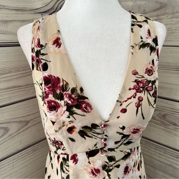 Lulus Cream Floral Deep V Sleeveless Skater Dress Size XS - Picture 2 of 7